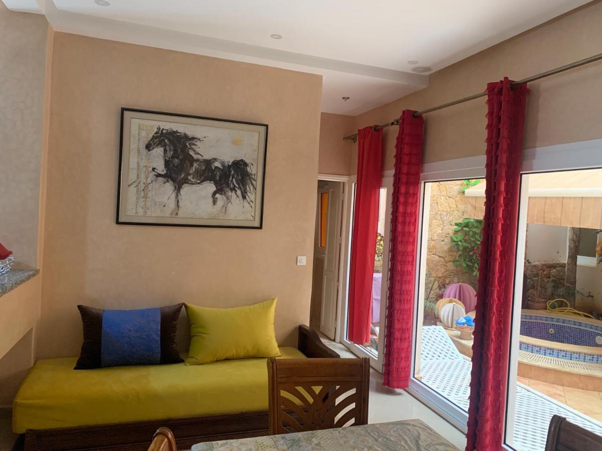 Europa Mirlef T Aventur Guest House Мирлефт Экстерьер фото